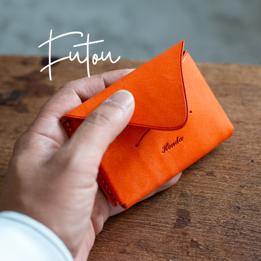 封筒みたいな本革の名刺入れ「 f u t o u 」 オレンジ